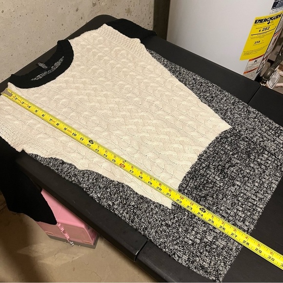 Aqua Womens XS Wool Blend Pullover Sweater Knit Modern Colorblock Casual - Picture 7 of 7